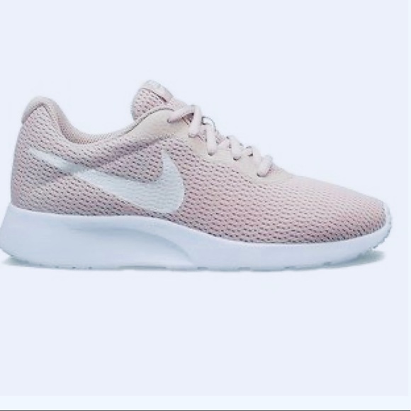 Nike Shoes - NIB Nike Tanjuan